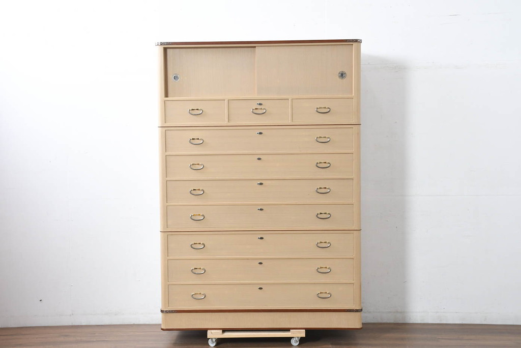 中古　美品　桑材のアクセントが映える上品な桐箪笥(桐たんす、衣装箪笥、収納箪笥、整理箪笥、引き出し、和タンス、チェスト、バラ売り可能)(R-082625)