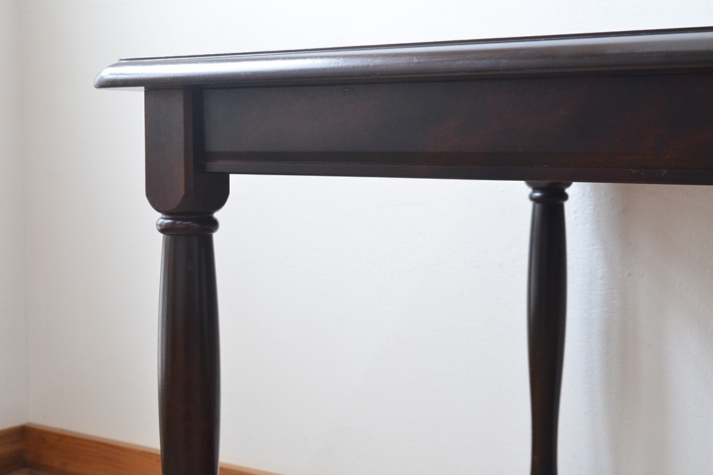 中古　北海道民芸家具　細身の脚が上品な印象を高めるダイニングテーブル(4人掛け、食卓)(R-051097)