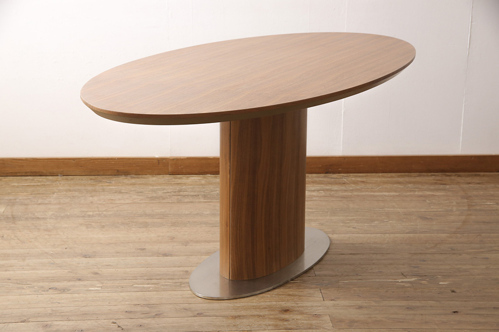 中古　ブランド家具　モダンスタイルにおすすめ!　洗練されたデザインが光るダイニングテーブル(カウンターテーブル、バーテーブル)(R-050402)