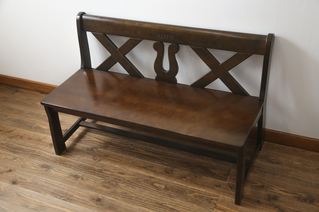 中古　希少な絶版品　カリモク家具(karimoku)　ルスティック(RUSTIC)　カントリースタイルの空間づくりにおすすめな2人掛けベンチ(長椅子、板座チェア)(R-073943)