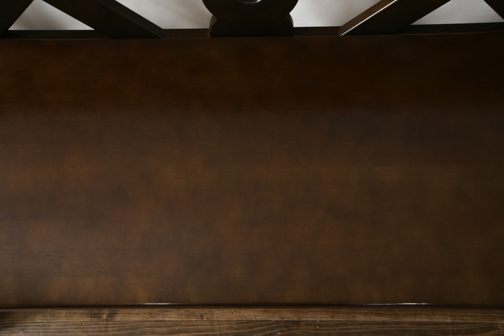 中古　希少な絶版品　カリモク家具(karimoku)　ルスティック(RUSTIC)　カントリースタイルの空間づくりにおすすめな2人掛けベンチ(長椅子、板座チェア)(R-073943)