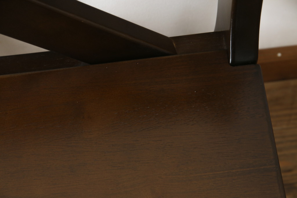 中古　希少な絶版品　カリモク家具(karimoku)　ルスティック(RUSTIC)　カントリースタイルの空間づくりにおすすめな2人掛けベンチ(長椅子、板座チェア)(R-073943)