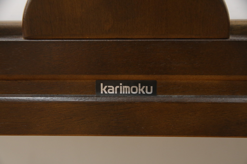 中古　希少な絶版品　カリモク家具(karimoku)　ルスティック(RUSTIC)　カントリースタイルの空間づくりにおすすめな2人掛けベンチ(長椅子、板座チェア)(R-073943)