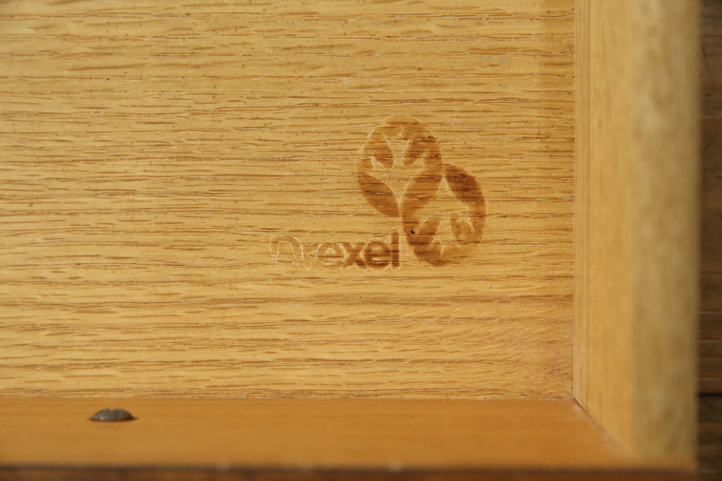 中古　DREXEL HERITAGE(ドレクセルヘリテイジ)　Triune(トライユン)　マホガニー材　上品な佇まいが魅力のサイドボード(サイドチェスト、引き出し、収納棚、米国)(R-082770)
