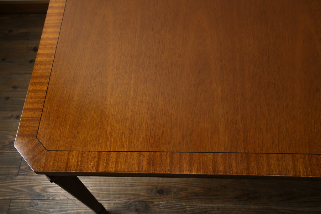 中古　DREXEL HERITAGE(ドレクセルヘリテイジ)　Triune(トライユン)　洗練された佇まいが美しいダイニングテーブル(食卓、4人掛け、6人掛け)(R-077367)
