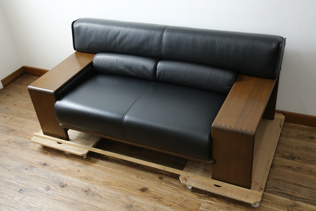 中古　美品　展示品　CONDE HOUSE(カンディハウス)　BOLS(ボルス)　本革(レザー)　個性が光るモダンデザインの2人掛けソファ(アームソファ、2P)(定価約76万円)(R-083926)