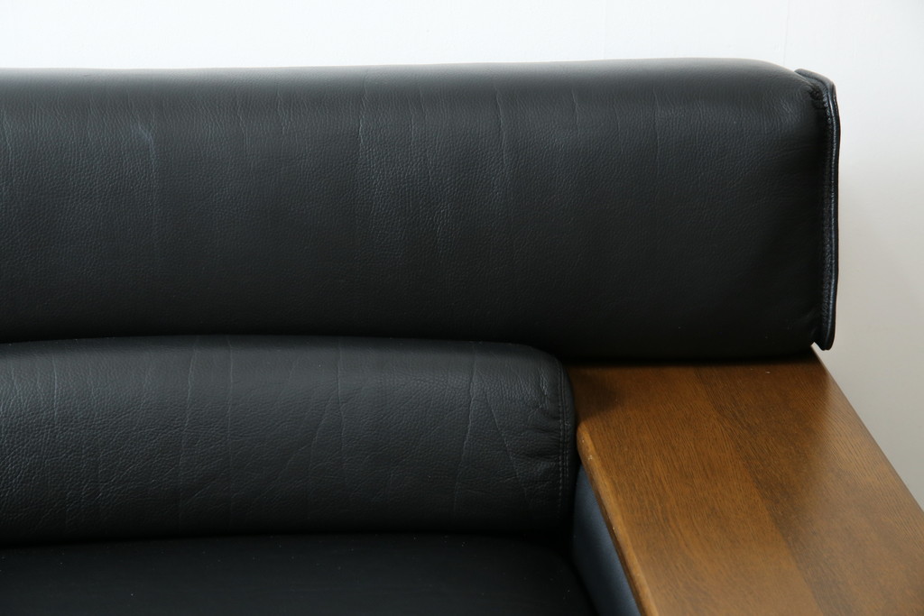 中古　美品　展示品　CONDE HOUSE(カンディハウス)　BOLS(ボルス)　本革(レザー)　個性が光るモダンデザインの2人掛けソファ(アームソファ、2P)(定価約76万円)(R-083926)