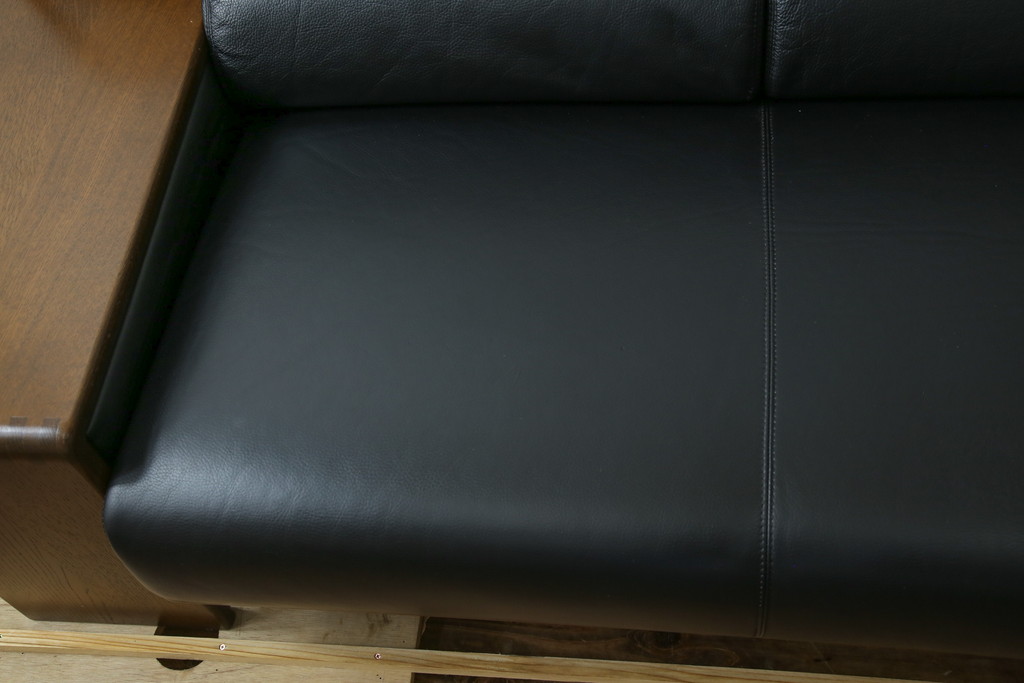 中古　美品　展示品　CONDE HOUSE(カンディハウス)　BOLS(ボルス)　本革(レザー)　個性が光るモダンデザインの2人掛けソファ(アームソファ、2P)(定価約76万円)(R-083926)