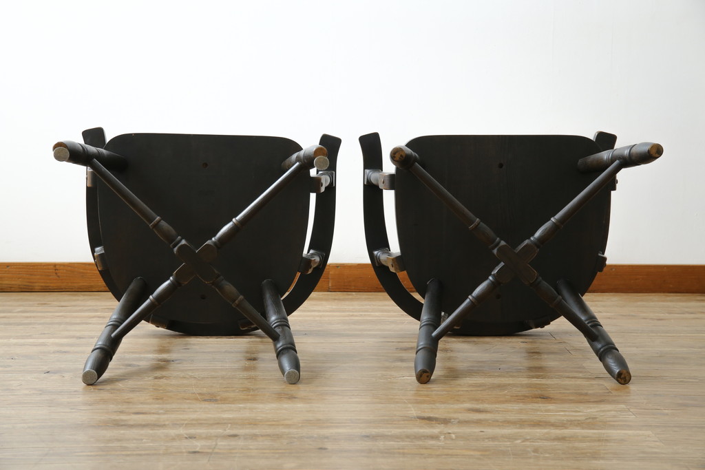 中古　超美品　高級品　飛騨産業　PROVINCIAL(プロヴィンシャル・プロビンシャル)　キツツキ　スモーカーズボウチェア2脚セット(アームチェア、板座チェア、ダイニングチェア、バラ売り可能)(定価2脚で約47万円)(R-083672)