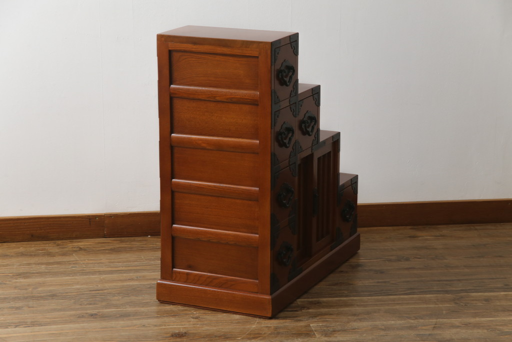 中古　美品!!　楡(ニレ)材　両面使いできる重厚な階段箪笥(和箪笥、和タンス、収納箪笥)(R-075409)