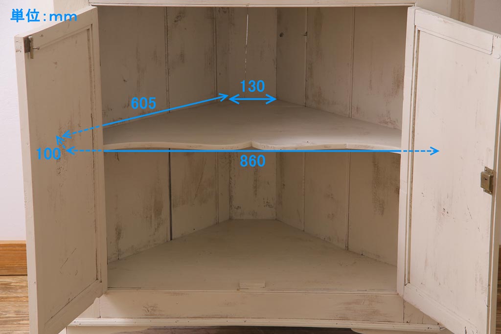 アンティーク家具　フランスアンティーク　カントリー調のペイントカラーがおしゃれなコーナーキャビネット(飾り棚、収納棚、戸棚)