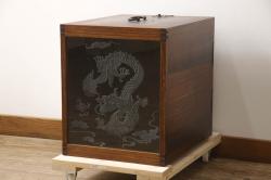 アンティーク雑貨　昭和中期　クスノキ材　和の風情を漂わせる蒔絵が美しい収納箱
