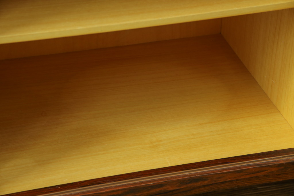 北欧ビンテージ　1950年〜60年頃!IKEAの創業当時のお品!!　スウェーデン　IKEA(イケア)　Erik Worts(エリック・ワーツ)デザイン　Ladoga(ラドガ)　ローズウッド材　北欧スタイルの空間づくりにおすすめのサイドボード(リビングボード、収納棚、戸棚、サイドキャビネット、ヴィンテージ)(R-076830)