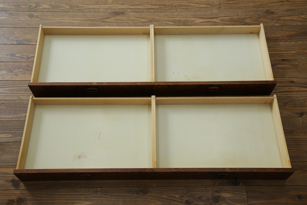 北欧ビンテージ　1950年〜60年頃!IKEAの創業当時のお品!!　スウェーデン　IKEA(イケア)　Erik Worts(エリック・ワーツ)デザイン　Ladoga(ラドガ)　ローズウッド材　北欧スタイルの空間づくりにおすすめのサイドボード(リビングボード、収納棚、戸棚、サイドキャビネット、ヴィンテージ)(R-076830)