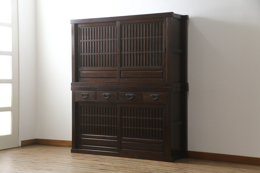 中古　美品!!　広島県　博永家具　松尾博昭作　重厚感ある佇まいが魅力的な五尺水屋箪笥(食器棚、戸棚、収納棚、キャビネット)(R-074263)