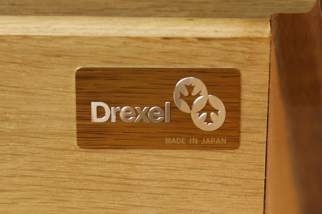 中古　美品!!　DREXEL HERITAGE(ドレクセルヘリテイジ)　Triune(トライユン)　気品溢れるエレガントなマホガニー材製チェスト(引き出し、サイドボード、サイドチェスト)(R-080127)