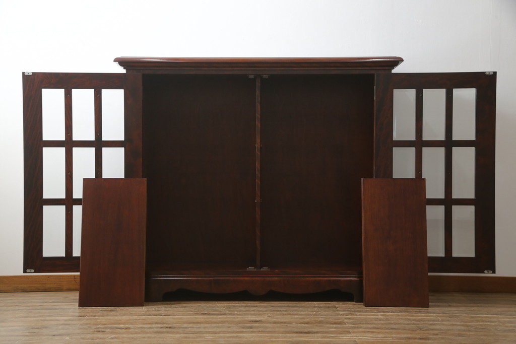 中古　美品　九州民芸家具　シックな色合いとクラシカルな佇まいが美しいサイドキャビネット(サイドボード、ブックケース、書棚、本棚、本箱、戸棚、収納棚)(R-069349)