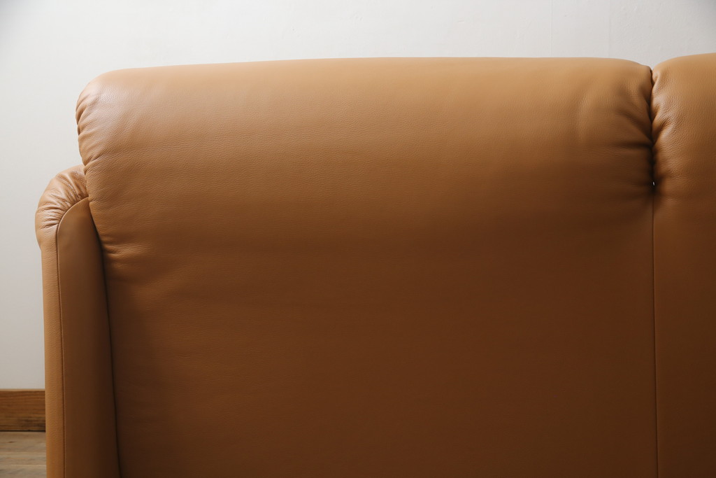 中古　美品　Cassina(カッシーナ)　MARALUNGA(マラルンガ)　本革(レザー)　高級感漂う佇まいが魅力の2人掛けワイドソファ(2P、二人掛け、2.5人掛け)(定価約173万円)(R-074949)