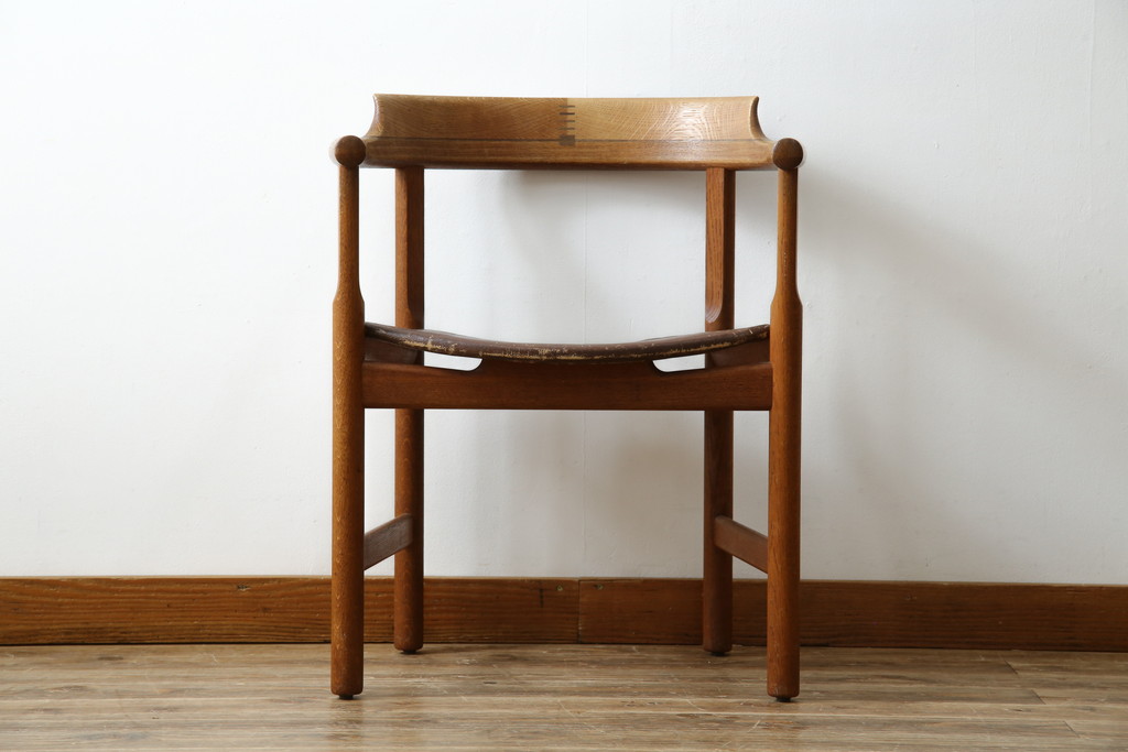 デンマークビンテージ　希少!!　PP Mobler(モブラー)社　ハンス J. ウェグナー(HANS J. WEGNER)デザイン　オリジナル　PP52　オーク材　本革(レザー)　美しいフォルムのチェア(ダイニングチェア、アームチェア、イス、椅子、北欧、ヴィンテージ)(R-083677)