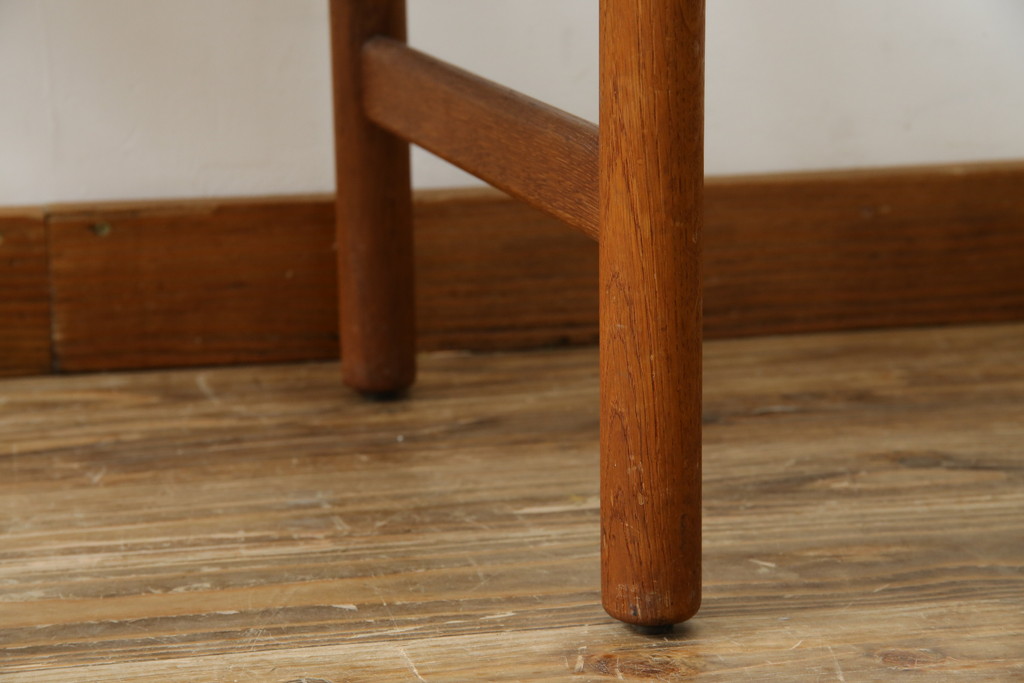 デンマークビンテージ　希少!!　PP Mobler(モブラー)社　ハンス J. ウェグナー(HANS J. WEGNER)デザイン　オリジナル　PP52　オーク材　本革(レザー)　美しいフォルムのチェア(ダイニングチェア、アームチェア、イス、椅子、北欧、ヴィンテージ)(R-083677)