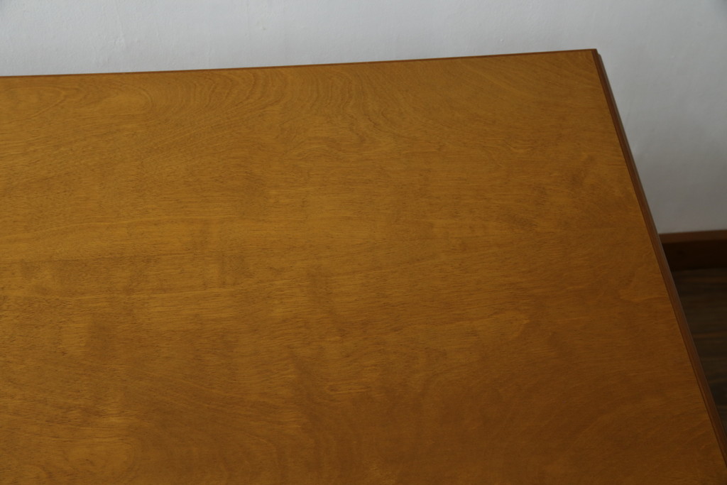 中古　横浜クラシック家具　ダニエル(daniel)　アーリーアメリカンシリーズ　Michel(ミッシェル)　A-307　ヨーロピアンな装飾が上品なダイニングテーブル(ミッシェルテーブル、4人掛け、6人掛け、食卓)(R-079035)