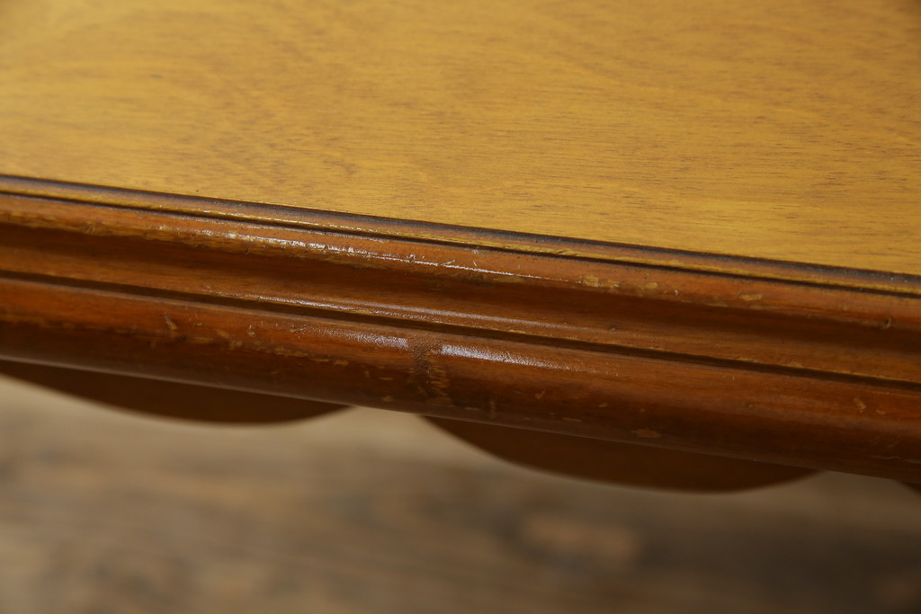 中古　横浜クラシック家具　ダニエル(daniel)　アーリーアメリカンシリーズ　Michel(ミッシェル)　A-307　ヨーロピアンな装飾が上品なダイニングテーブル(ミッシェルテーブル、4人掛け、6人掛け、食卓)(R-079035)