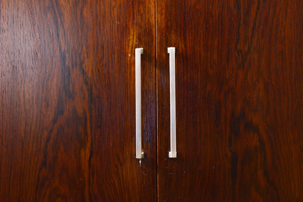 イギリスビンテージ　ローズウッド材　収納できる扉で使用中は開けっ放しOK!ファイルキャビネット(収納棚、本棚、飾り棚、戸棚、垂直収納扉、ヴィンテージ)(R-063491)