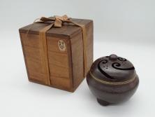 【骨董買取】金寿堂　名人　雨宮宗造(Amamiya So)　龍毛彫り　鐡香炉　鉄製(香爐、三つ脚)を買取りました。