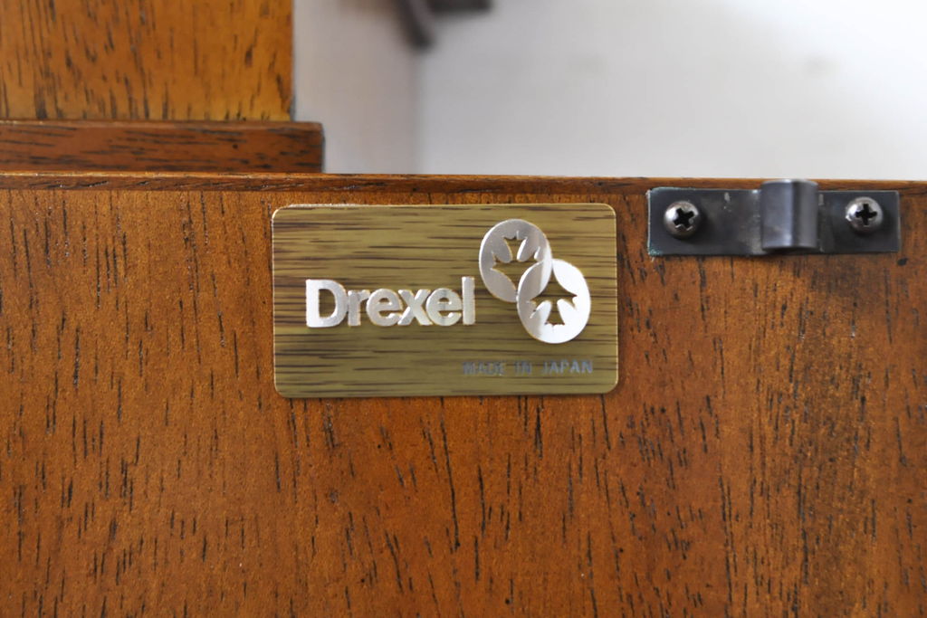 中古　DREXEL HERITAGE(ドレクセルヘリテイジ)　FRANCESCA(フランチェスカ)　マホガニー材　クラシカルな佇まいが美しいサイドボード(クレデンザ、クリデンザ、収納棚、戸棚、サイドキャビネット、ホールチェスト)(R-062006)