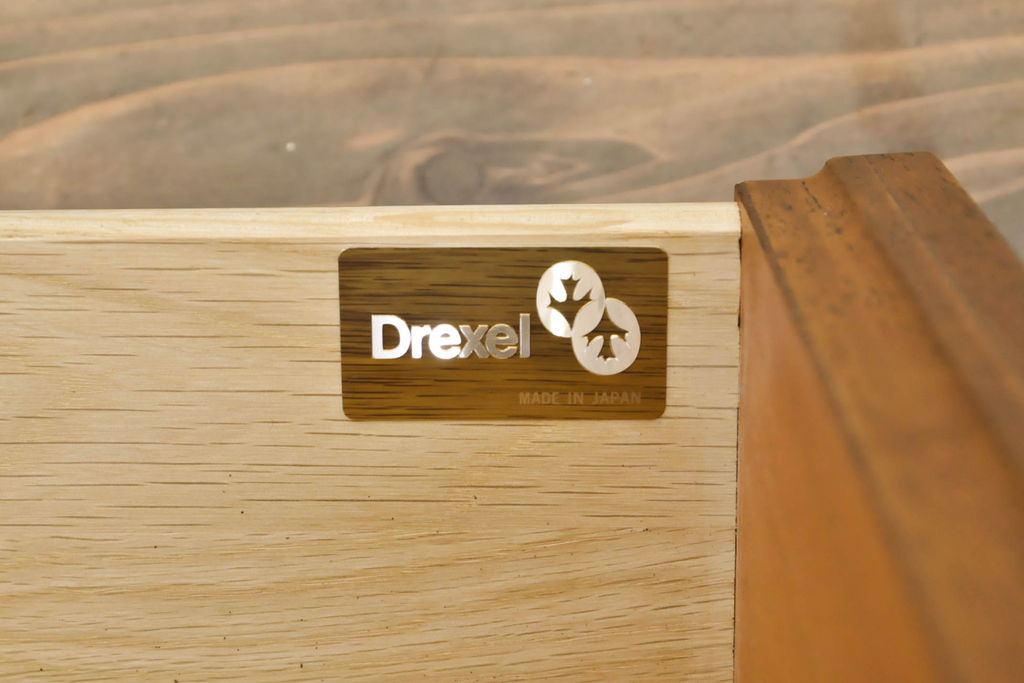中古　特注品　DREXEL HERITAGE(ドレクセルヘリテイジ)　Triune(トライユン)　気品溢れるエレガントなマホガニー材製チェスト(引き出し、サイドチェスト、サイドボード)(R-062007)