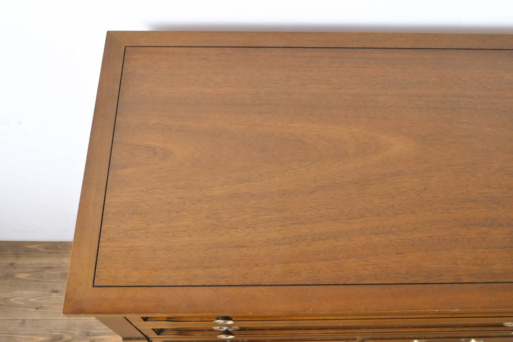 中古　特注品　DREXEL HERITAGE(ドレクセルヘリテイジ)　Triune(トライユン)　気品溢れるエレガントなマホガニー材製チェスト(引き出し、サイドチェスト、サイドボード)(R-062007)