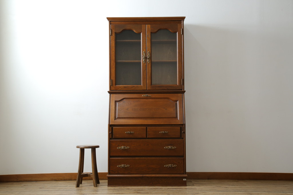 中古　美品!!　北海道旭川 近藤工芸　Solid Furniture OAK (ソリッドファニチャー オーク)　オーク材　クラシカルで上品な佇まいのビューローブックケース(ライティングビューロー、簿記机、本箱、本棚、飾り棚、収納棚、戸棚、ワークデスク、在宅用、在宅ワーク用)(R-082612)