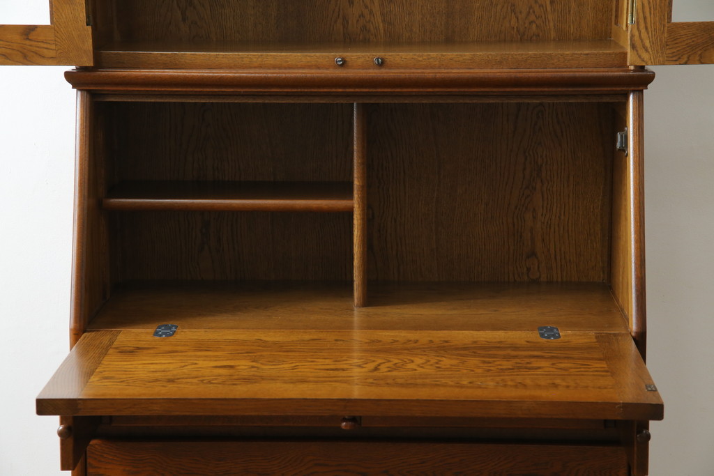 中古　美品!!　北海道旭川 近藤工芸　Solid Furniture OAK (ソリッドファニチャー オーク)　オーク材　クラシカルで上品な佇まいのビューローブックケース(ライティングビューロー、簿記机、本箱、本棚、飾り棚、収納棚、戸棚、ワークデスク、在宅用、在宅ワーク用)(R-082612)