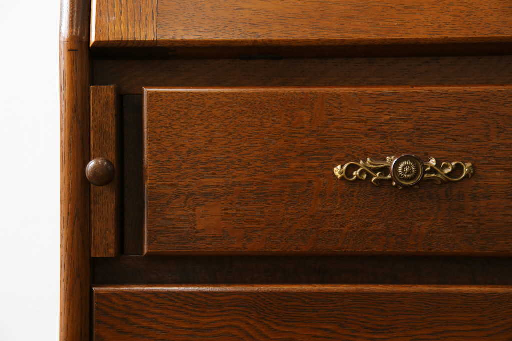 中古　美品!!　北海道旭川 近藤工芸　Solid Furniture OAK (ソリッドファニチャー オーク)　オーク材　クラシカルで上品な佇まいのビューローブックケース(ライティングビューロー、簿記机、本箱、本棚、飾り棚、収納棚、戸棚、ワークデスク、在宅用、在宅ワーク用)(R-082612)