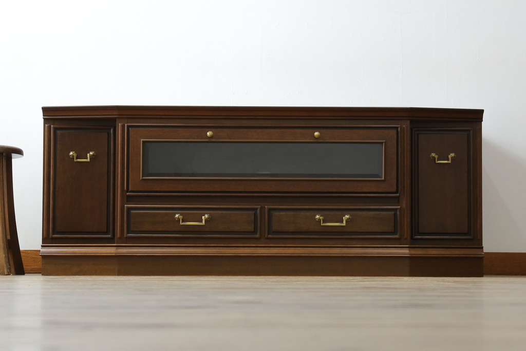 中古　美品　maruni(マルニ木工)　地中海ロイヤル(ROYAL)　クラシカルな雰囲気が魅力的なテレビ台(サイドボード、サイドキャビネット、リビングボード、ローボード、収納棚、戸棚)(R-083206)