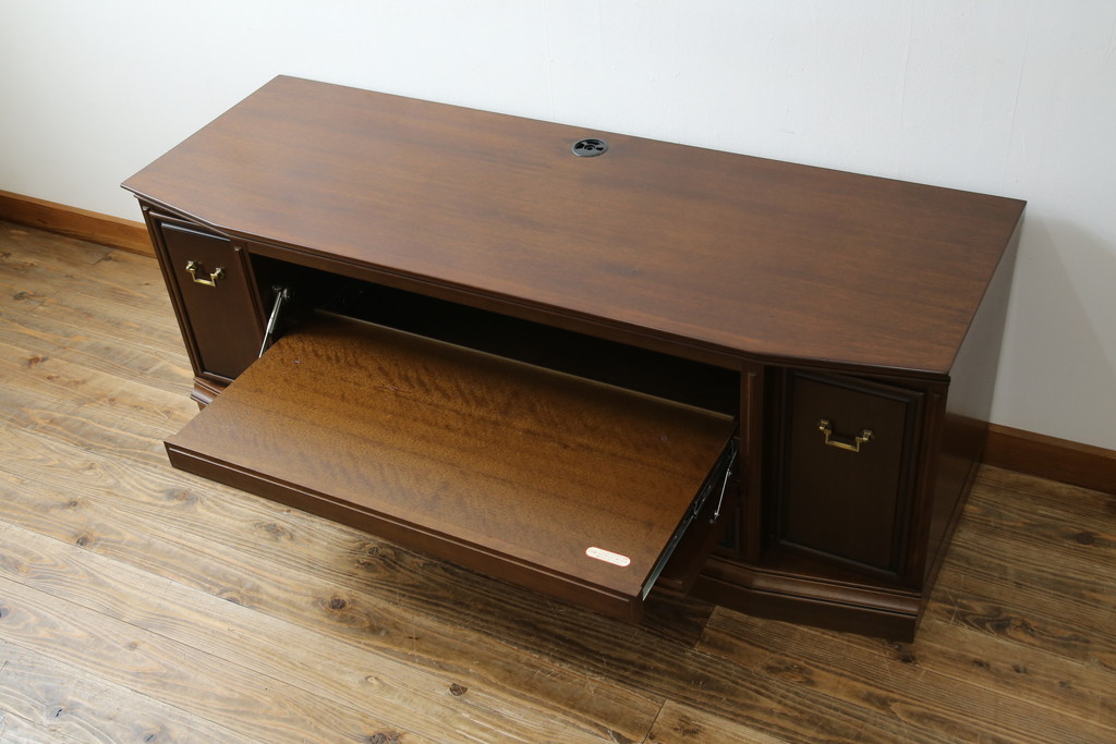中古　美品　maruni(マルニ木工)　地中海ロイヤル(ROYAL)　クラシカルな雰囲気が魅力的なテレビ台(サイドボード、サイドキャビネット、リビングボード、ローボード、収納棚、戸棚)(R-083206)