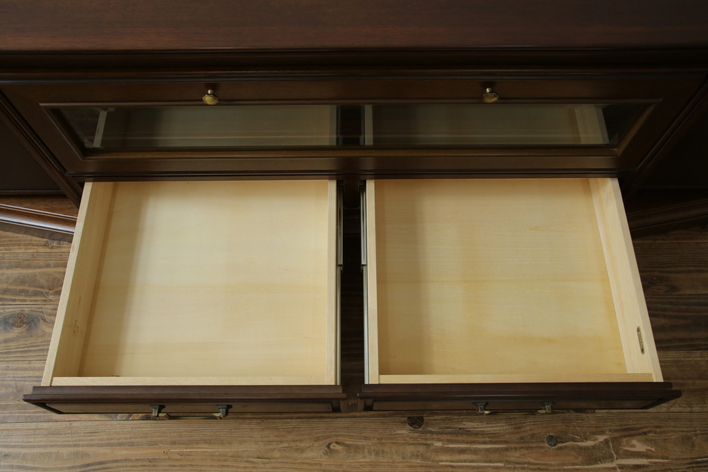 中古　美品　maruni(マルニ木工)　地中海ロイヤル(ROYAL)　クラシカルな雰囲気が魅力的なテレビ台(サイドボード、サイドキャビネット、リビングボード、ローボード、収納棚、戸棚)(R-083206)