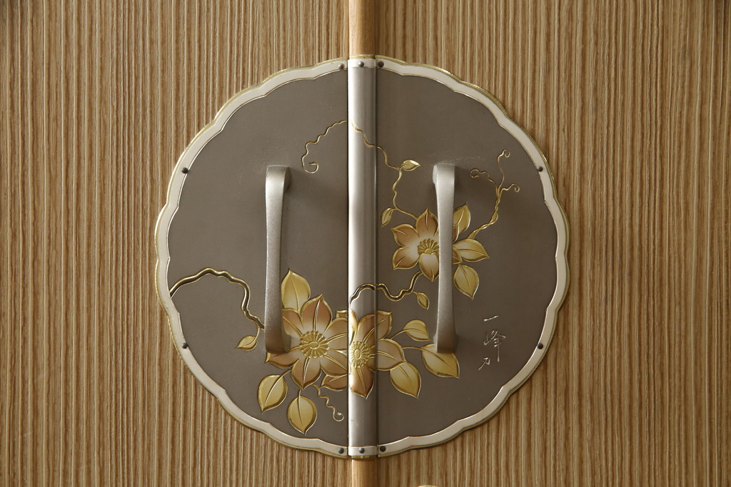 中古　美品!!　一峰刀　柔らかな色合いが魅力的な加茂総桐箪笥(胴丸、総桐たんす、衣装箪笥、着物箪笥、和タンス、引き出し、)(定価約100万円)(R-075356)