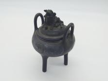 【骨董買取】古玩　古銅　獅子　銀象嵌　香炉(三つ脚、仏具)を買取りました。