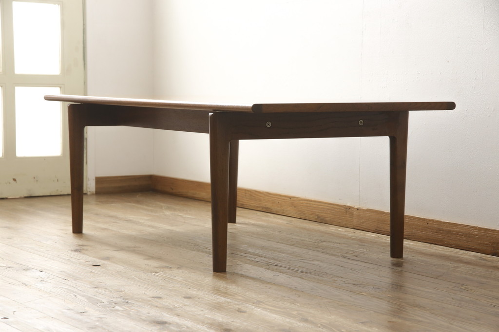 中古　デンマーク家具　Hans J Wegner(ハンス・J・ウェグナー)　GETAMA(ゲタマ)　洗練されたスタイリッシュさが魅力的なセンターテーブル(コーヒーテーブル、リビングテーブル)(R-051650)