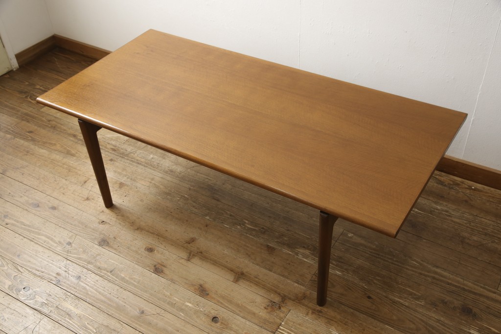 中古　デンマーク家具　Hans J Wegner(ハンス・J・ウェグナー)　GETAMA(ゲタマ)　洗練されたスタイリッシュさが魅力的なセンターテーブル(コーヒーテーブル、リビングテーブル)(R-051650)