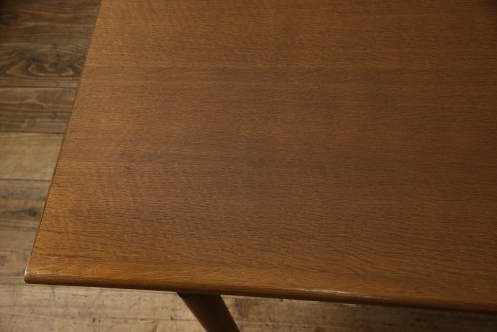 中古　デンマーク家具　Hans J Wegner(ハンス・J・ウェグナー)　GETAMA(ゲタマ)　洗練されたスタイリッシュさが魅力的なセンターテーブル(コーヒーテーブル、リビングテーブル)(R-051650)