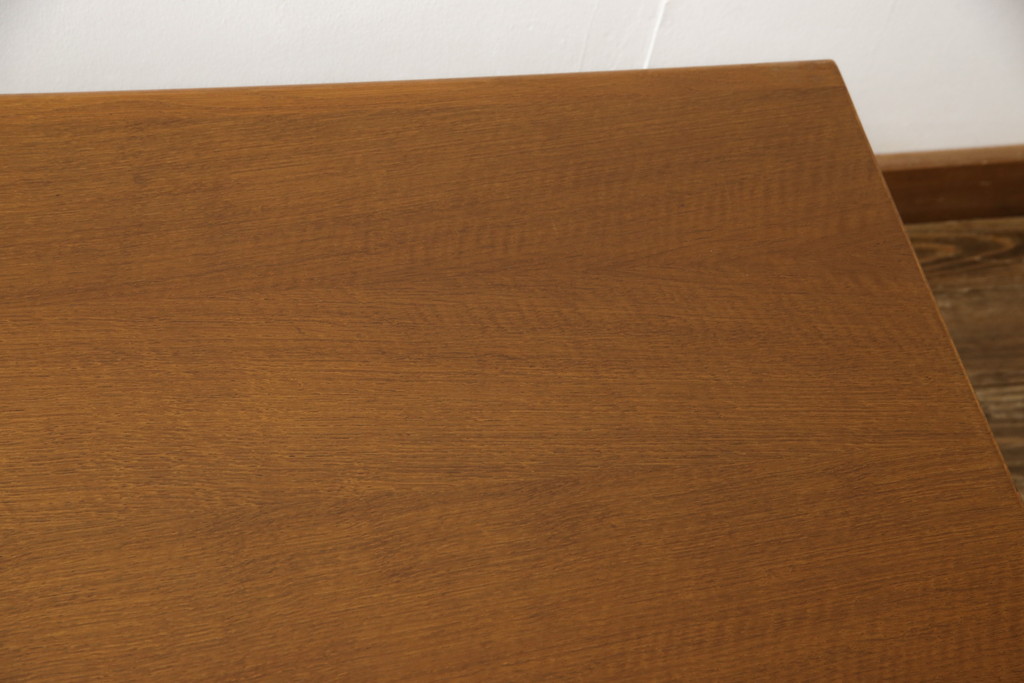中古　デンマーク家具　Hans J Wegner(ハンス・J・ウェグナー)　GETAMA(ゲタマ)　洗練されたスタイリッシュさが魅力的なセンターテーブル(コーヒーテーブル、リビングテーブル)(R-051650)