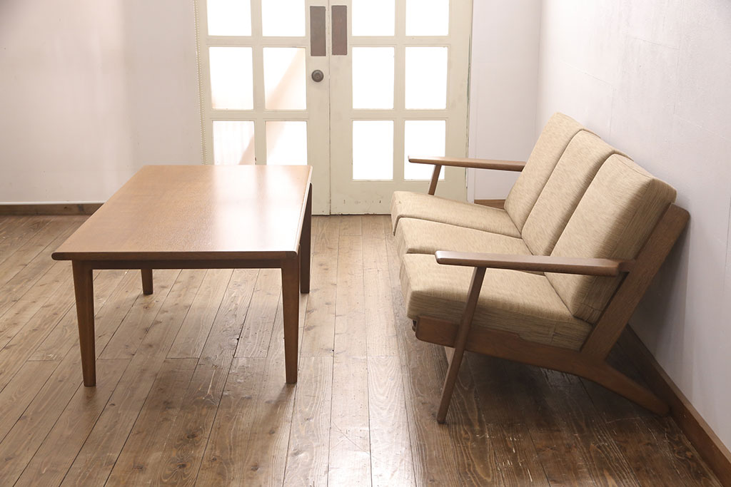中古　デンマーク家具　Hans J Wegner(ハンス・J・ウェグナー)　GETAMA(ゲタマ)　洗練されたスタイリッシュさが魅力的なセンターテーブル(コーヒーテーブル、リビングテーブル)(R-051650)