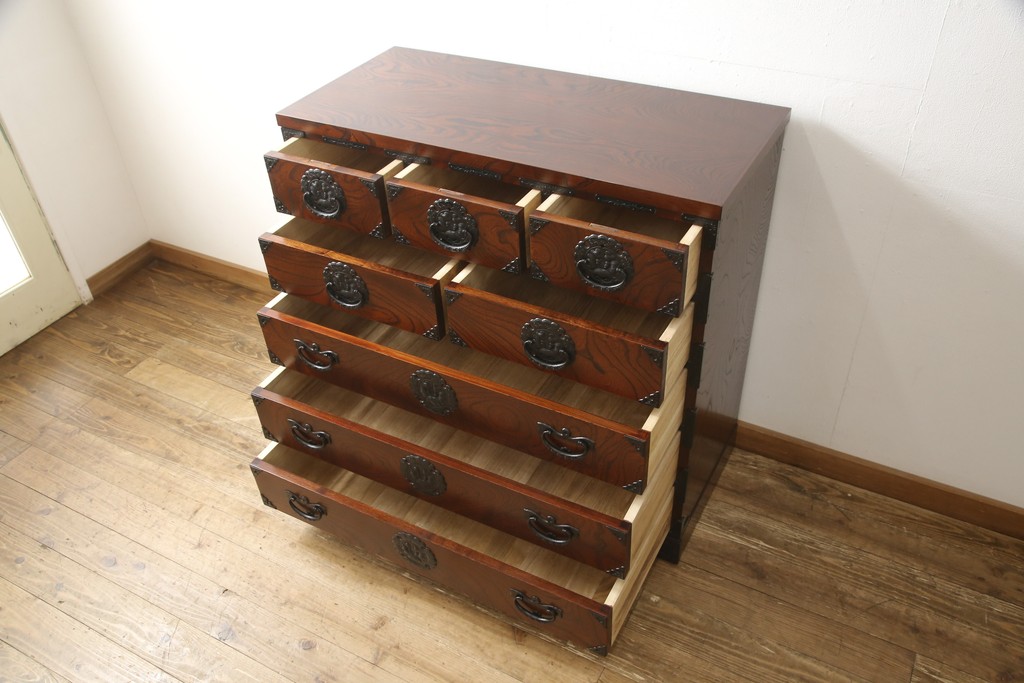 中古　美品　岩谷堂箪笥　力強い杢目と緻密な金具が存在感溢れる整理箪笥(チェスト、和タンス、収納箪笥、引き出し)(R-052135)