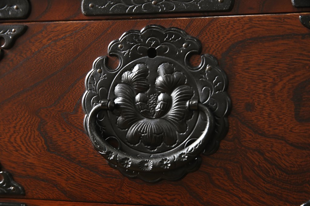 中古　美品　岩谷堂箪笥　力強い杢目と緻密な金具が存在感溢れる整理箪笥(チェスト、和タンス、収納箪笥、引き出し)(R-052135)