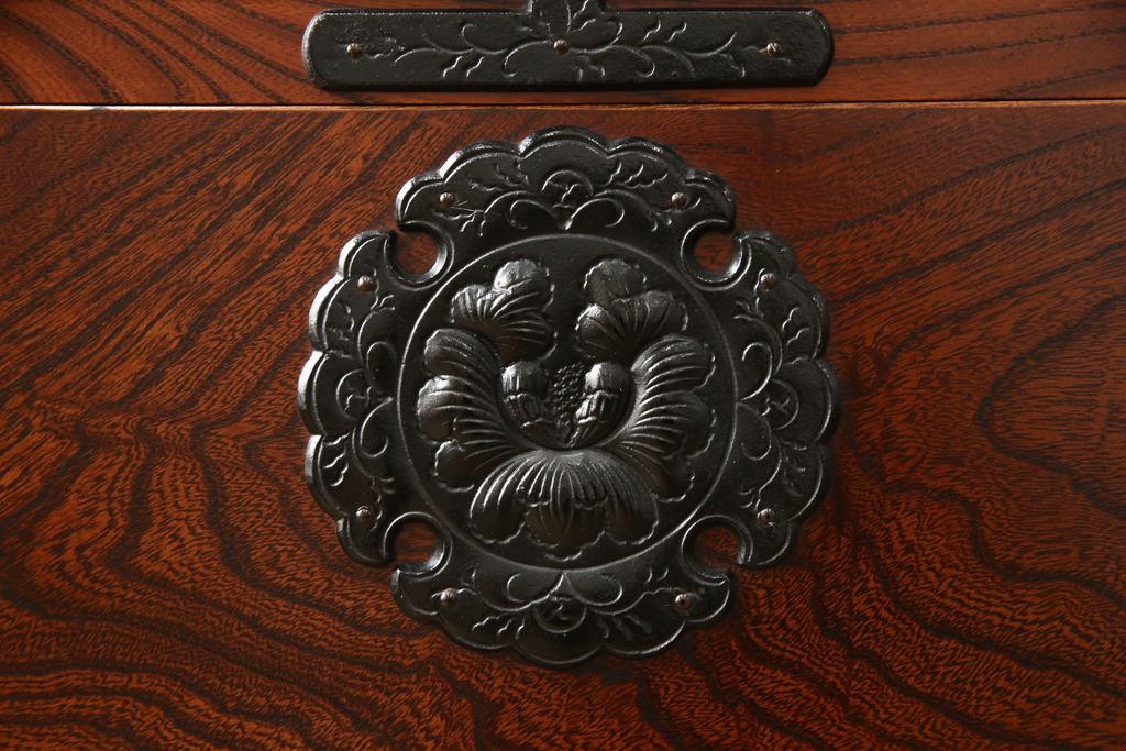中古　美品　岩谷堂箪笥　力強い杢目と緻密な金具が存在感溢れる整理箪笥(チェスト、和タンス、収納箪笥、引き出し)(R-052135)