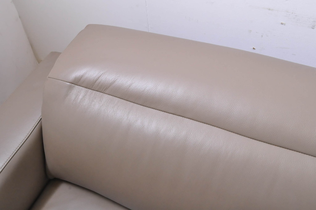 中古　極美品　短期使用　BoConcept(ボーコンセプト)　ZURICH(チューリッヒ)　本革(レザー)　調節可能なヘッドレスト付き　快適な座り心地と高級感ある空間を演出してくれるソファ(2人掛け、3人掛け、長椅子、長イス、コーナーソファ、アームソファ、カウチソファ、北欧)(定価約148万円)(R-068486)