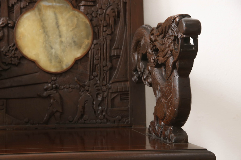 ビンテージ家具　中国　珍品　希少!　花梨(カリン)材　龍の彫刻が目を引くアームチェア(板座チェア、ダイニングチェア、椅子、ヴィンテージ)(R-059715)