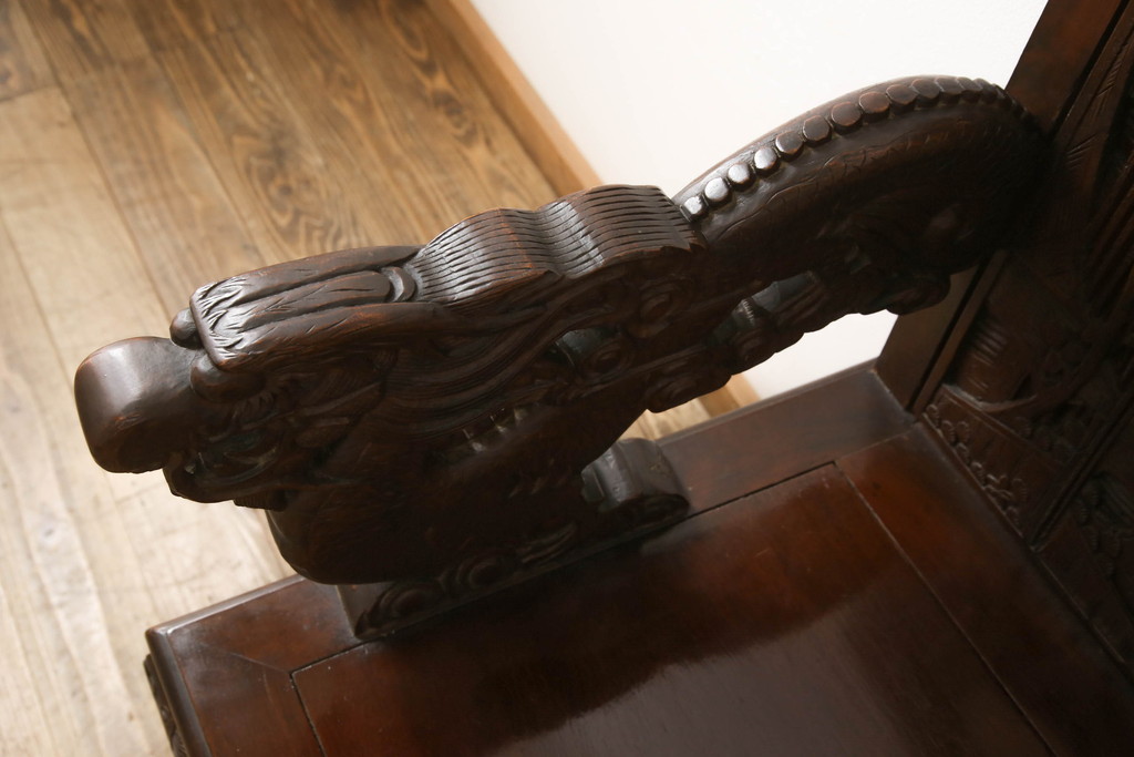 ビンテージ家具　中国　珍品　希少!　花梨(カリン)材　龍の彫刻が目を引くアームチェア(板座チェア、ダイニングチェア、椅子、ヴィンテージ)(R-059717)
